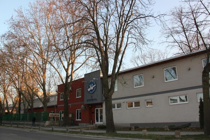 Teke Bowling Centrum Es Sport Panzio Σέγκεντ Δωμάτιο φωτογραφία